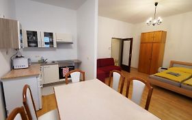 Cozynite Premium Apartment Hernals 1